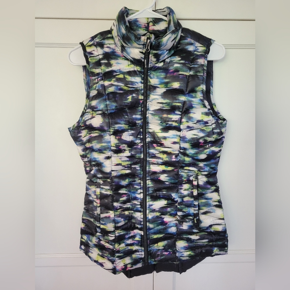 Multicolor Sleeveless Puffer Vest by Tangerine, size Small